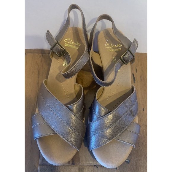 Clarks Womens Wedge Sandal Crisscross Open Toe Ankle Strap Leather Size 7M - Picture 8 of 8